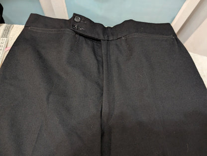 Ténébreux costume noir en flanelle lourde