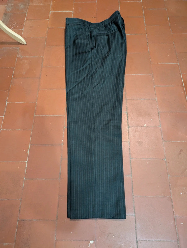 Sublime costume pinstripe en laine et soie