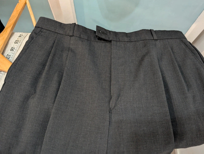Exceptionnel costume croisé gris en laine froide