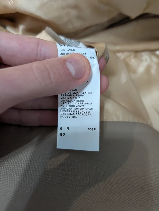 Giant beige sand wool costume