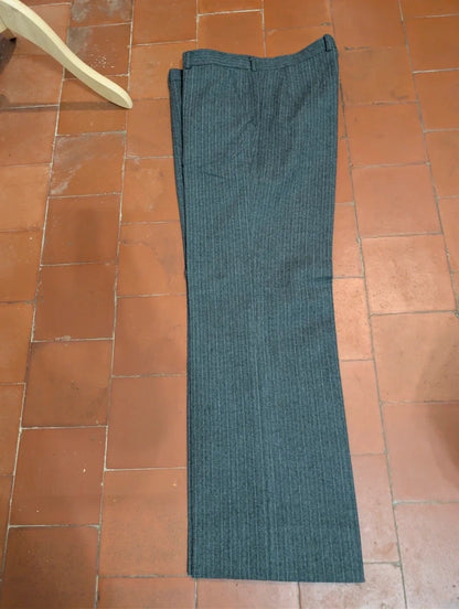 Außergewöhnlicher dreiteiliger Nadelstreifenanzug