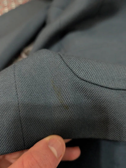 Prächtiger dreiteiliger marineblauer Wollanzug