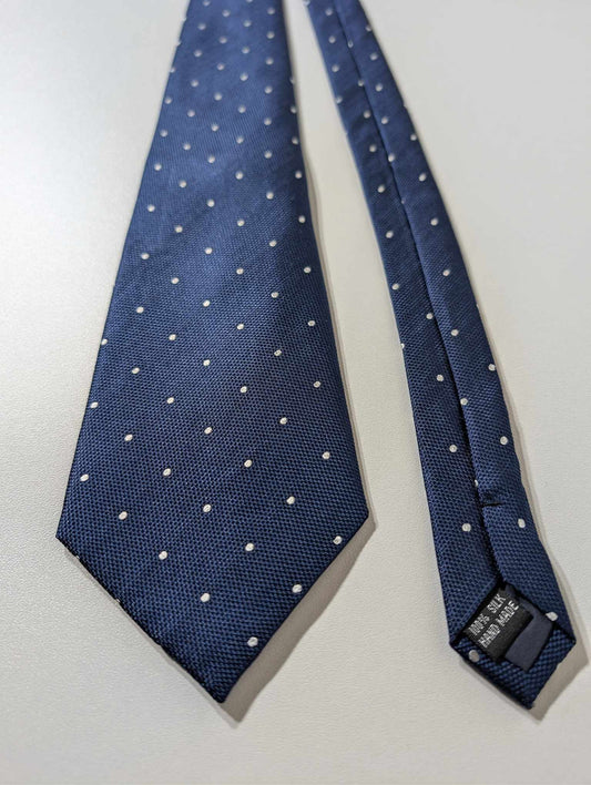 Cravate bleu marine à pois en soie