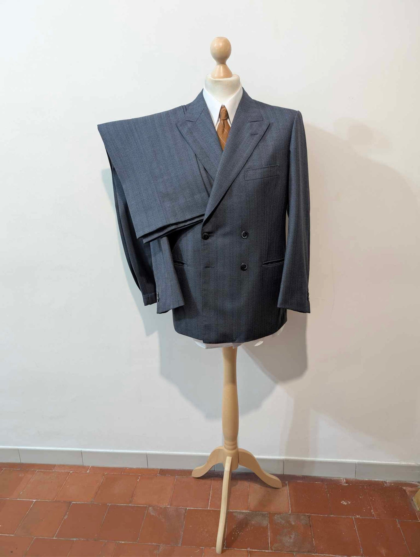 Prächtiger, zweireihiger, gestreifter Wollanzug