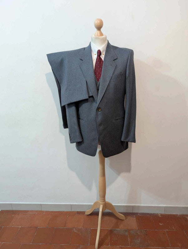 Gentil costume 3 pièces a rayures en flanelle