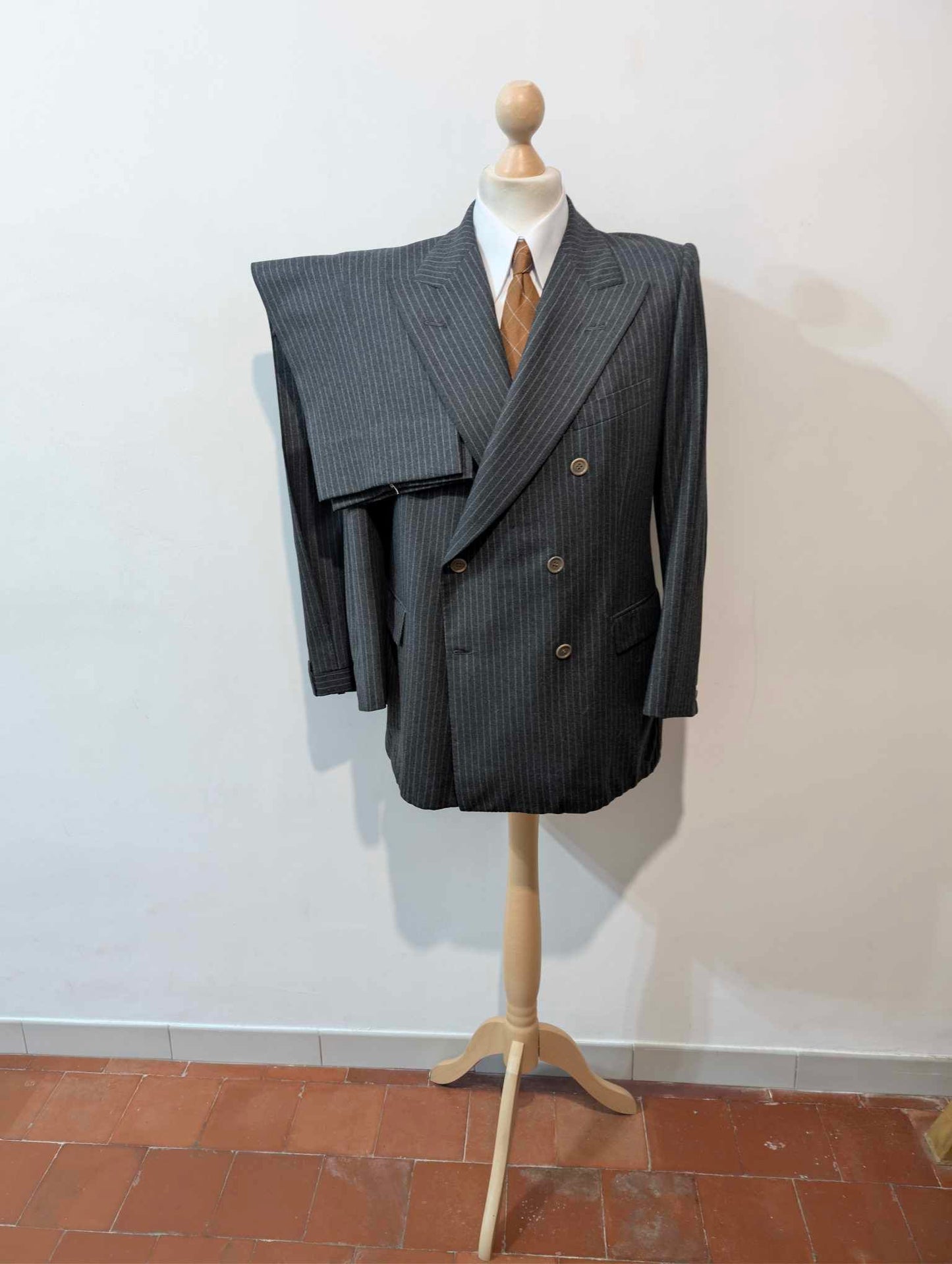 Legendärer zweireihiger Nadelstreifenanzug aus schwerem Flanell