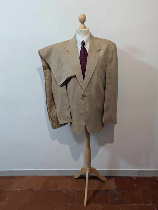 Redoutable costume en lin de couleur beige sable