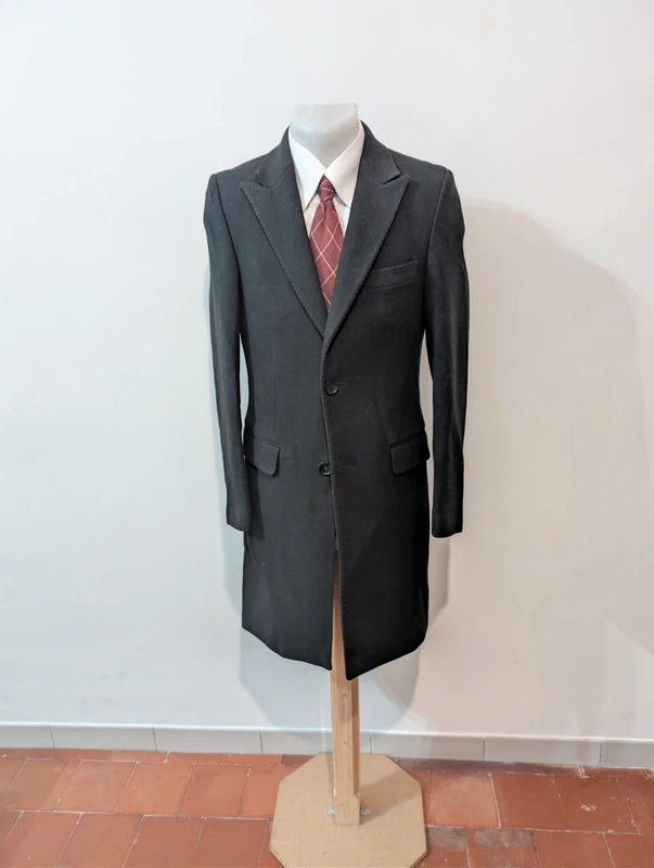 Petit manteau noir en laine