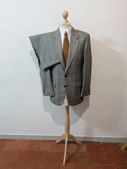 Grauer Prince-of-Wales-Anzug