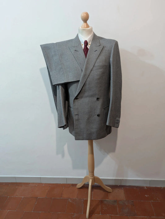 Adorable costume croisé gris en flanelle