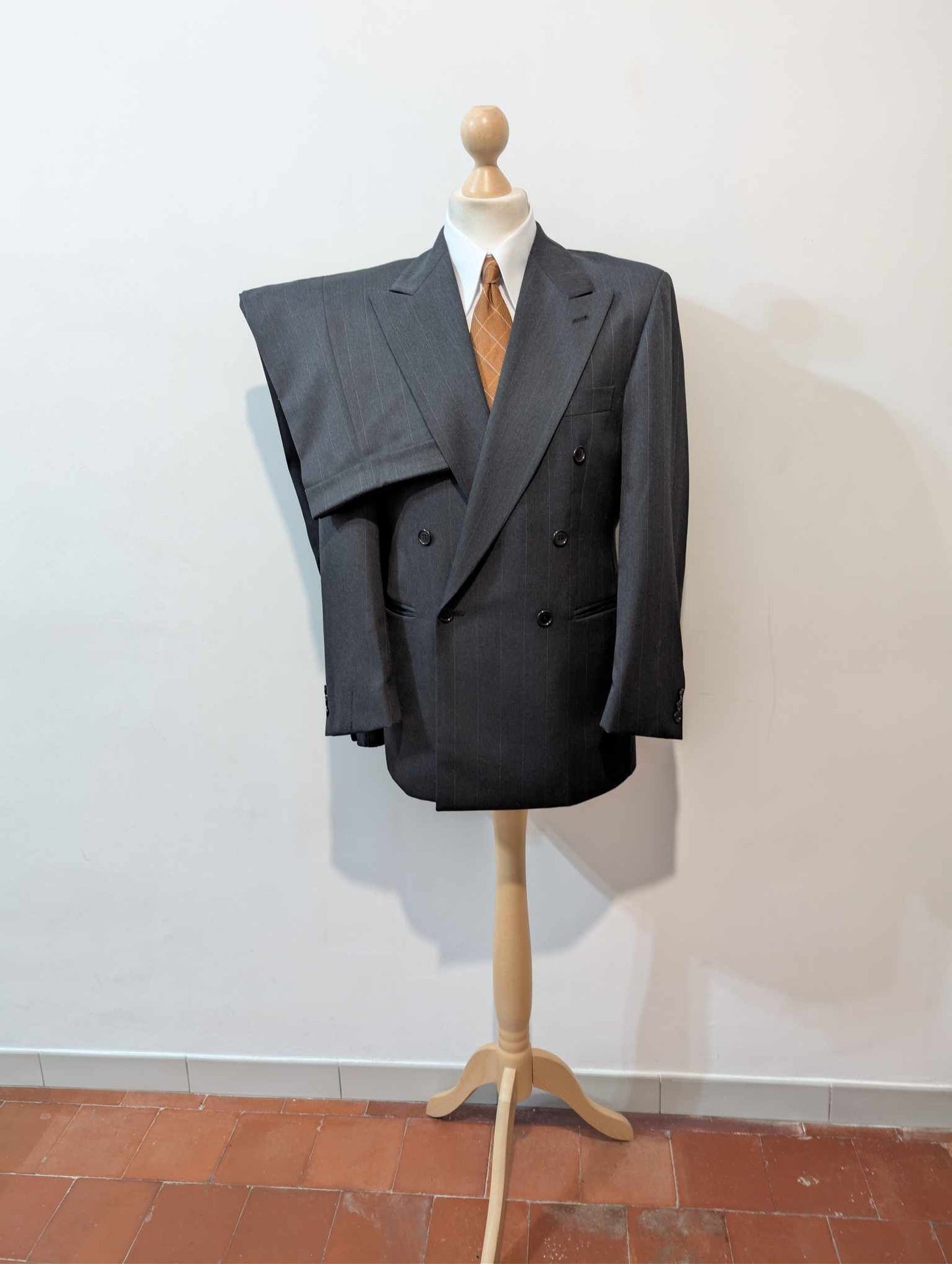 Terrifiant costume croisé pinstripe en laine