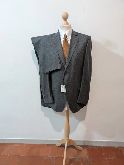 Unglaublicher Flanell-Nadelstreifenanzug