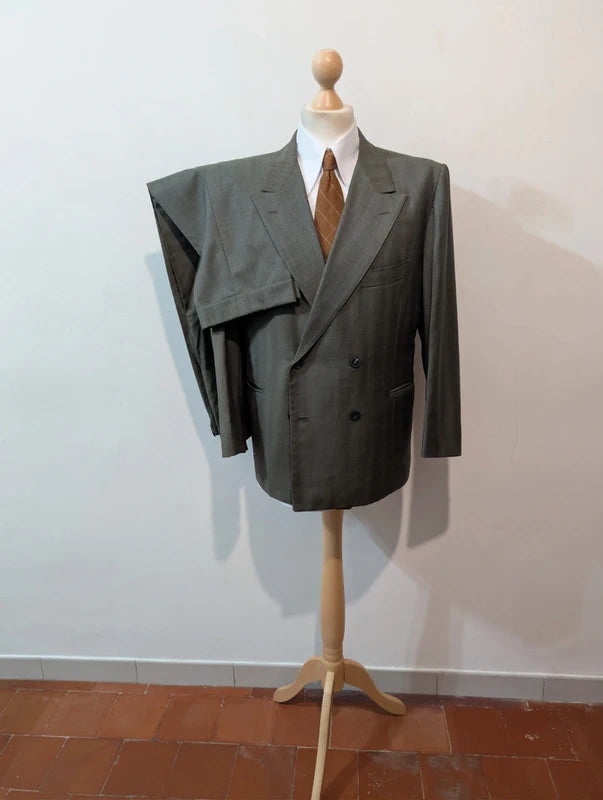 Légendaire costume croisé gris en laine