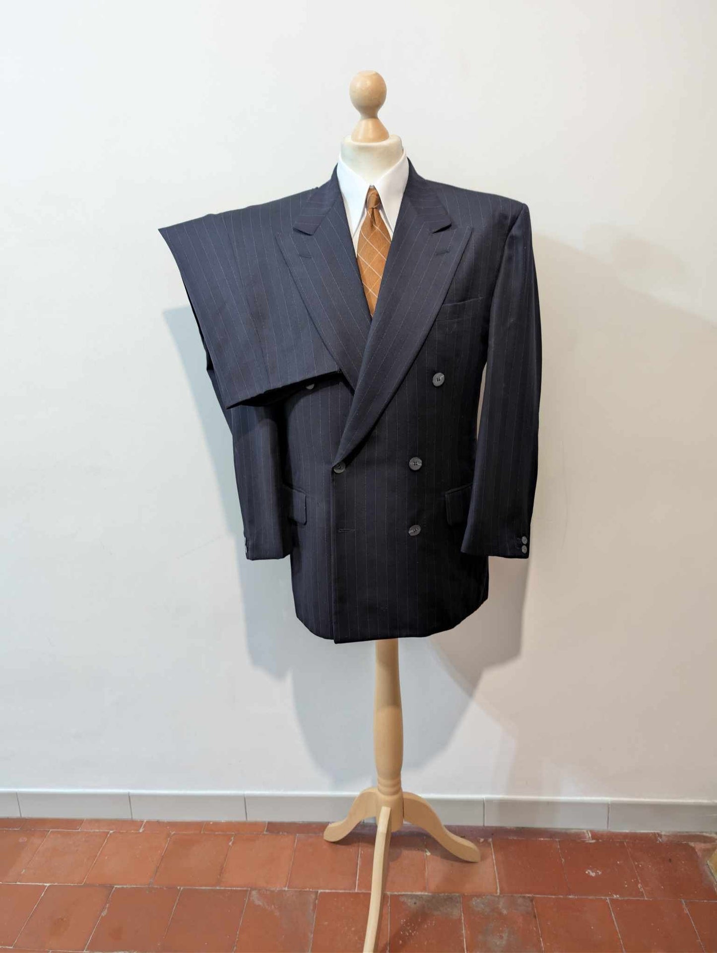 Magnifique costume croisé pinstripe en laine