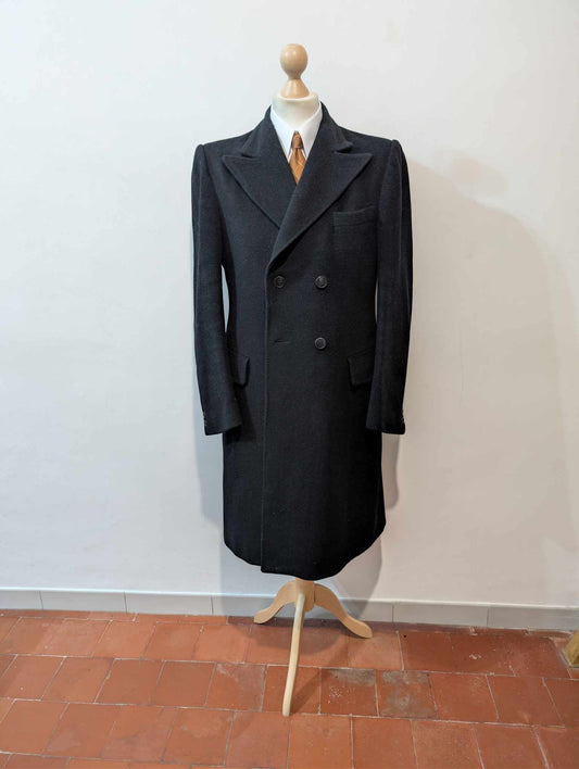 Gorgeous navy blue double-breasted coat