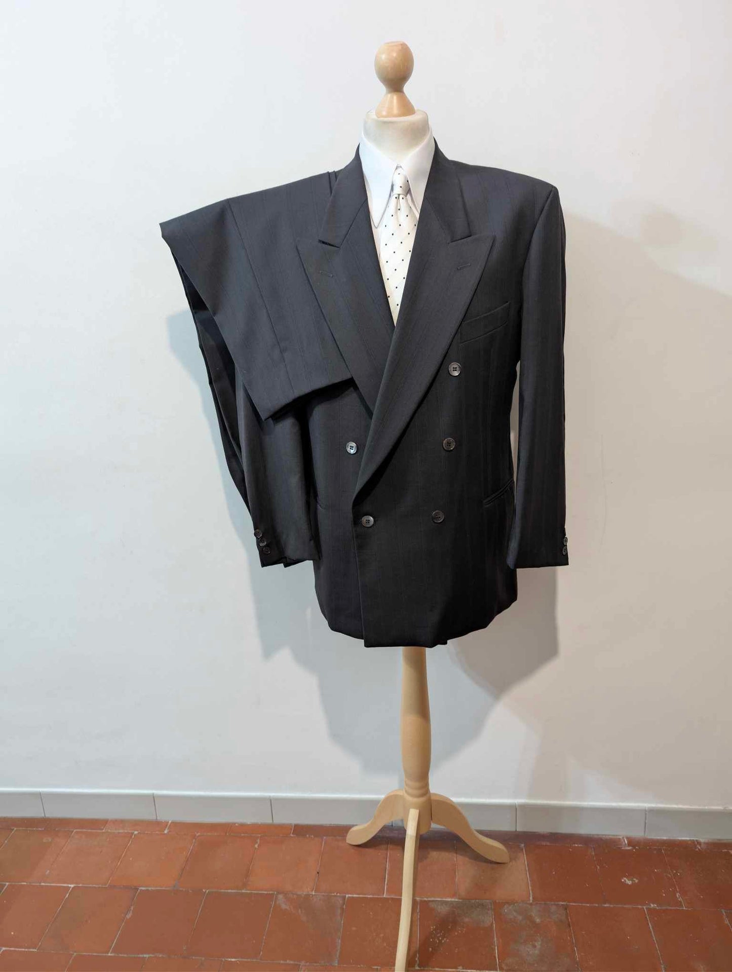 Extraordinaire costumes croisé gris en laine