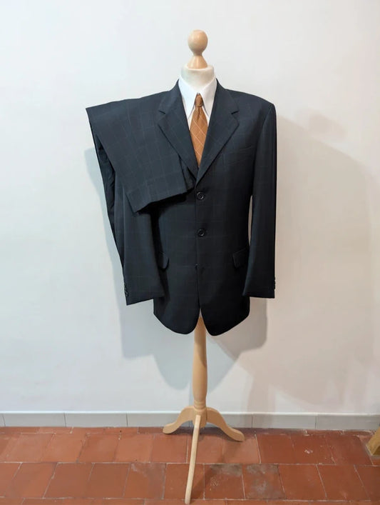 Mignon costume bleu marine a carreaux