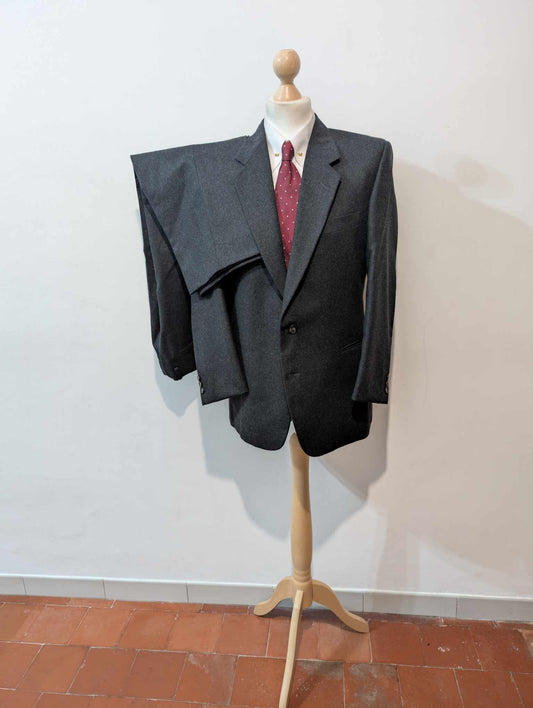 Mignon costume de couleur gris anthracite en flanelle