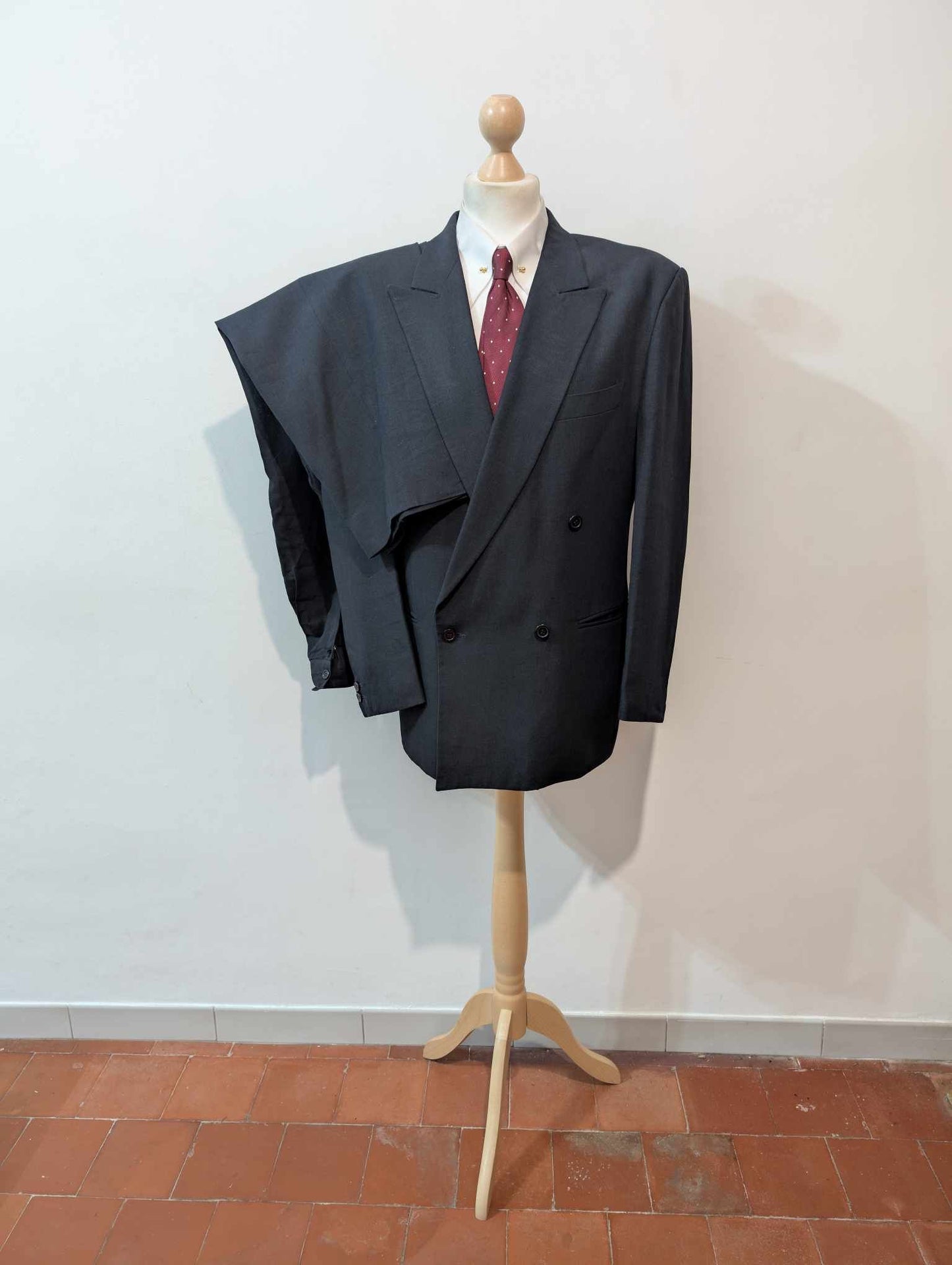Incroyable costume croisé bleu marine en lin coton