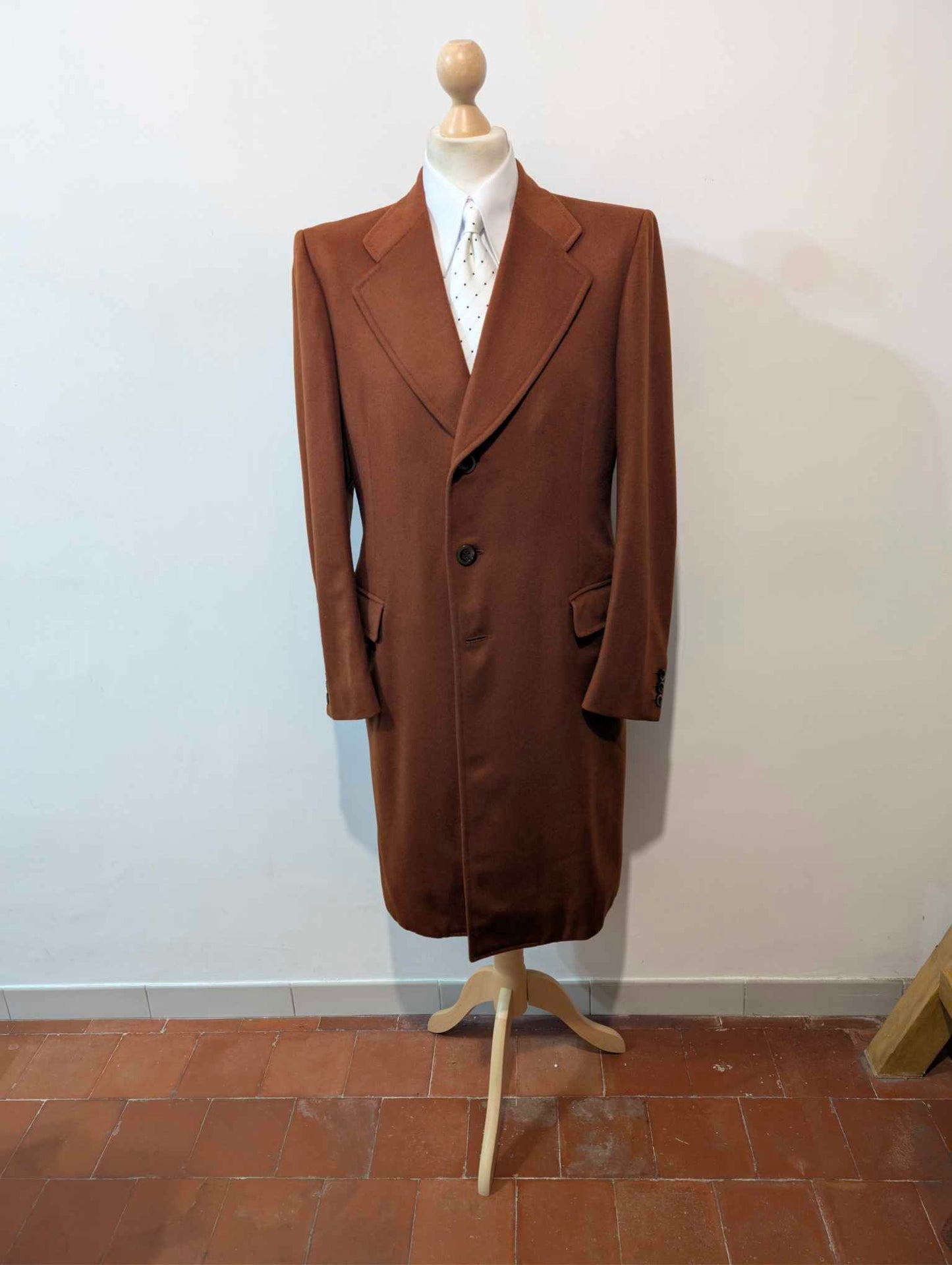 Wunderschöner roter Wollmantel