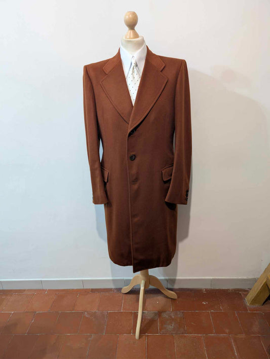 Magnifique Manteau de couleur rouge en laine