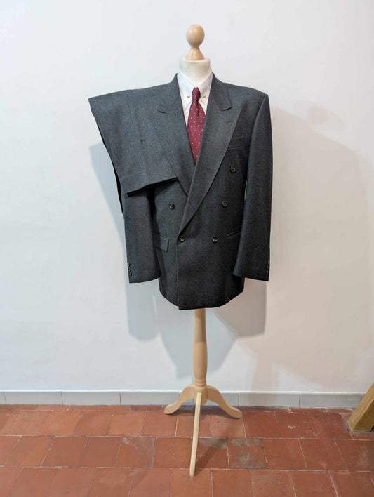 Incroyable costume croisé gris en flanelle lourde