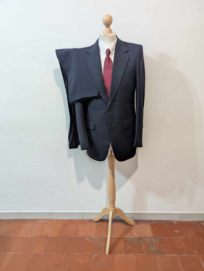 Gentille costume bleu marine en laine