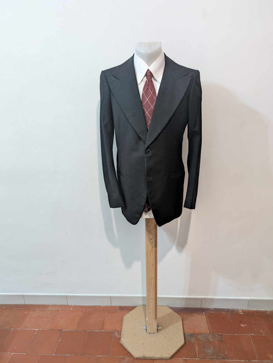 Sombre veste noire bespoke