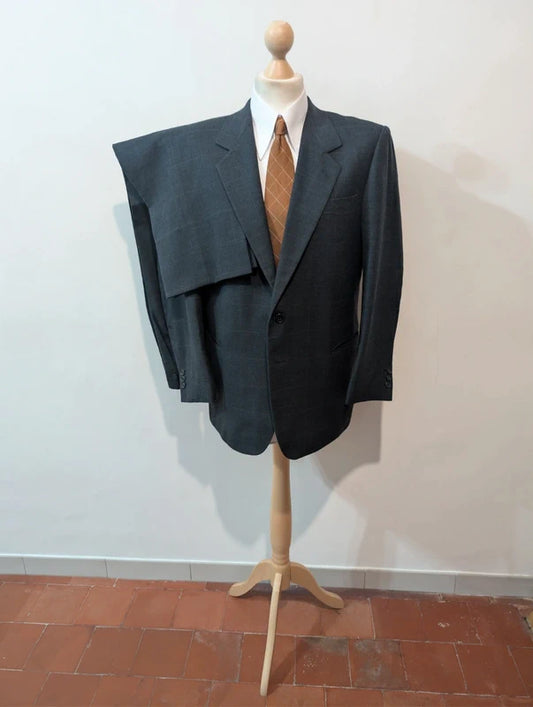 Eleganter karierter Anzug aus Wollflanell