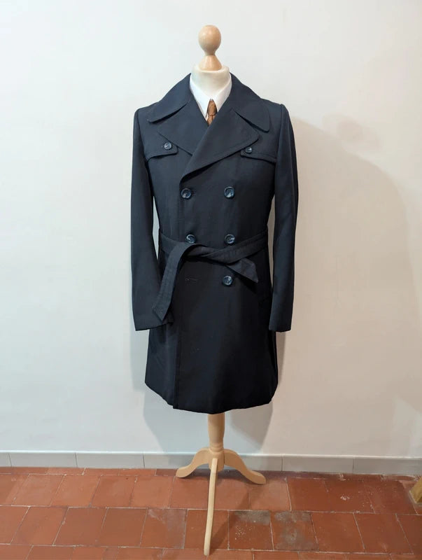 Wunderschöner kleiner Wollmantel