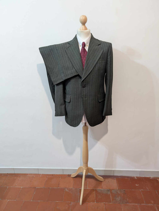 Chouet costume de couleur gris vert en laine