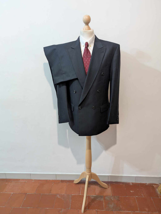 Gentil costume croisé bleu marine en laine