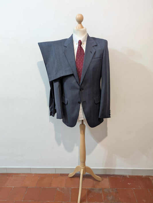 Gentil costume bleu marine à rayure en laine