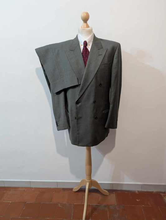 Élégant costume croisé de couleurs gris vert en prince de Galles