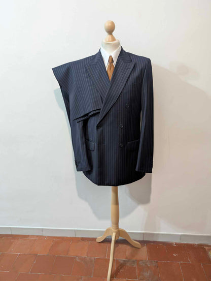 Legendärer zweireihiger Nadelstreifenanzug aus Wolle