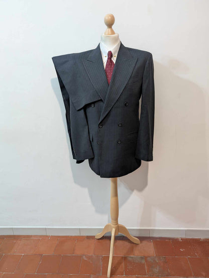 Légendaire costume croisé pinstripe en laine