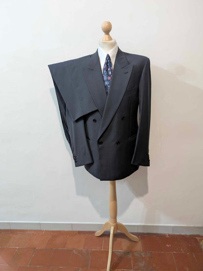 Ravissant costume croisé bleu marine en laine froide