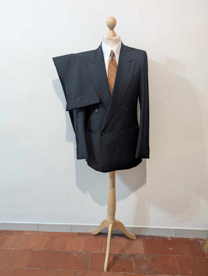 Élégant costume croisé bleu marine en laine