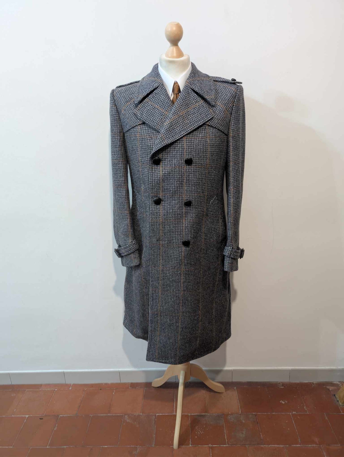 wunderschöner karierter Tweedmantel