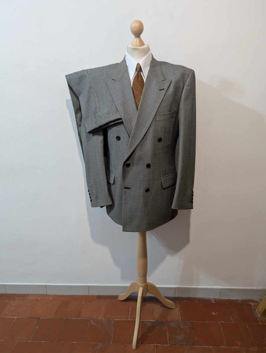 Élégant costume croisé en laine