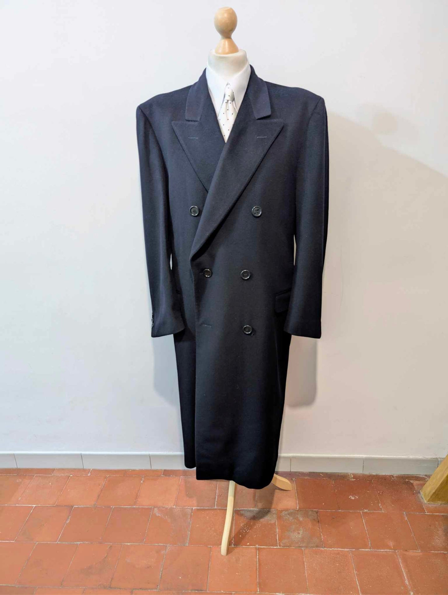 Robuster, zweireihiger Mantel