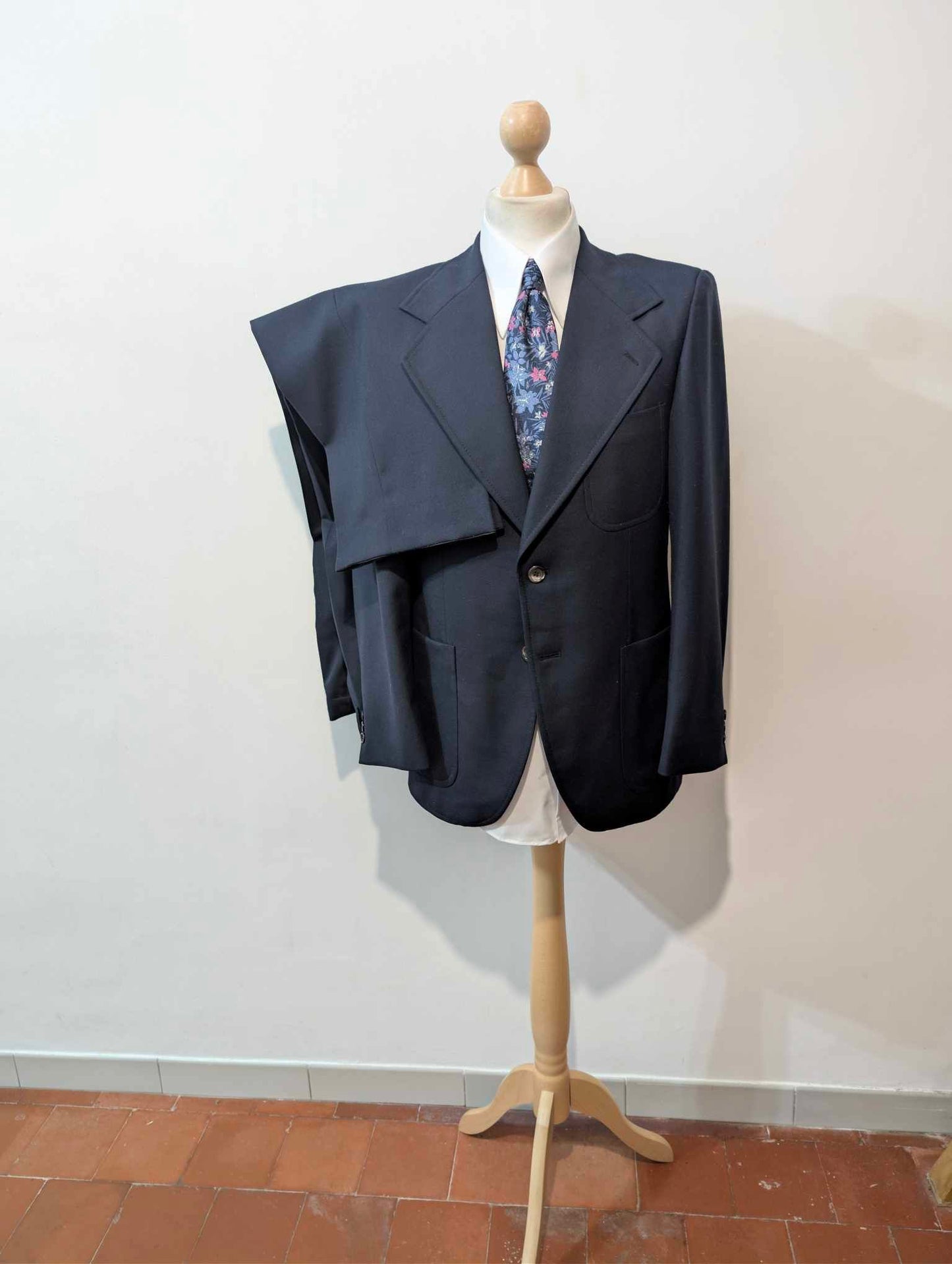 Nice wool navy blue suit