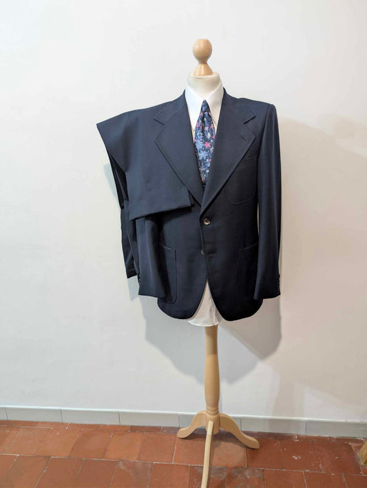 Nice navy blue wool suit