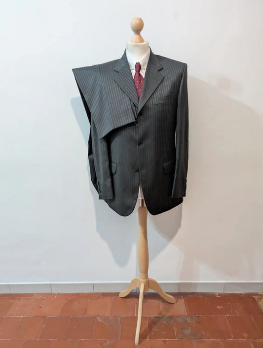 Élégant costume pinstripe en laine et soie
