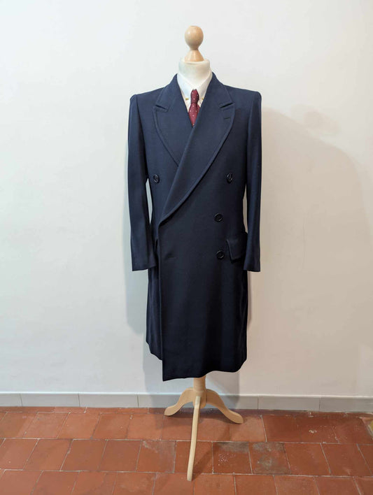 Étrange manteau croisé de couleur bleu marine en laine