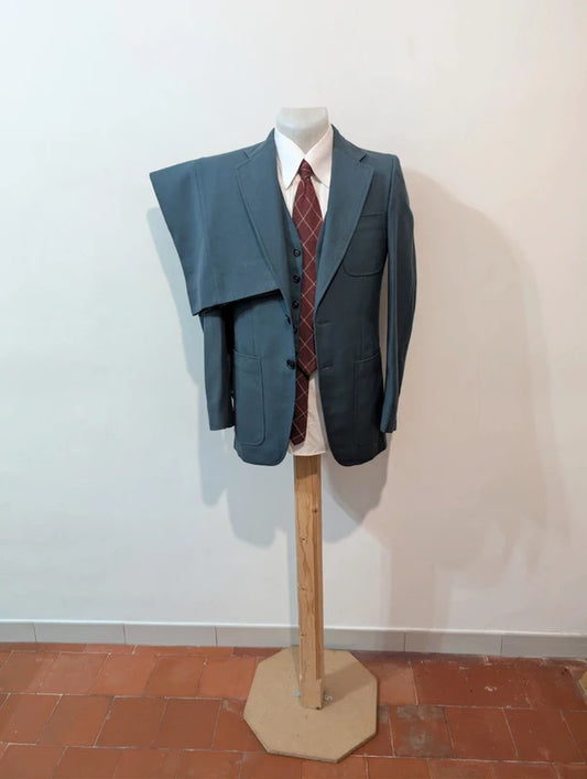 Splendid 3-piece navy blue wool suit