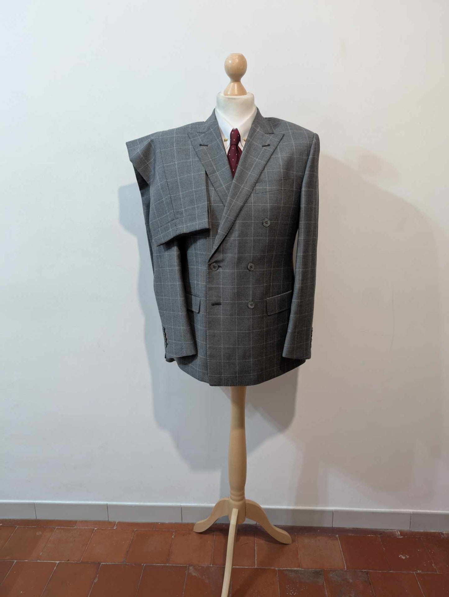 Impressionnant costume croisé à carreaux en flanelle de laine