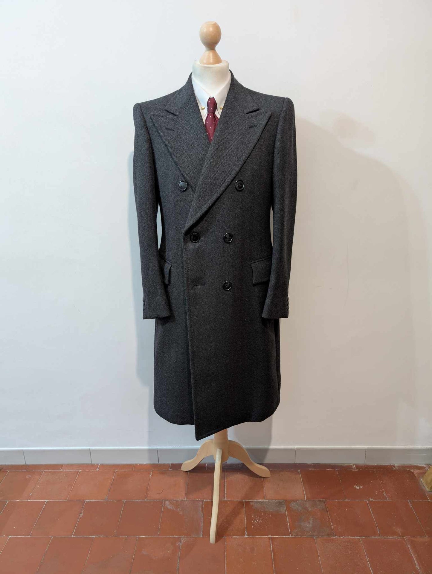 Fantastique manteau croisé de couleurs gris à motif chevron en tweed
