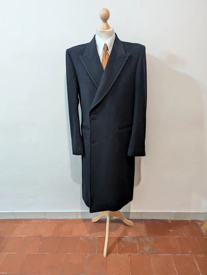 Schöner zweireihiger Wollmantel