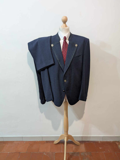 Robuste costume autrichien en flanelle lourde
